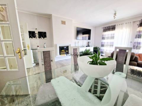 Apartamento T3 c/ Terraço e L. Garagem | Rio Tinto