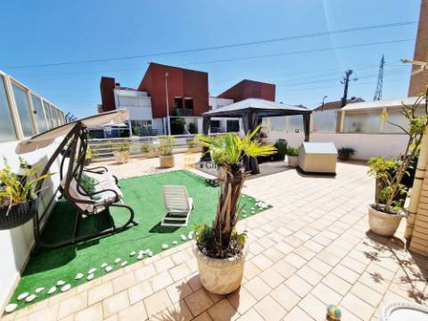 Apartamento T3 c/ Terraço e L. Garagem | Rio Tinto