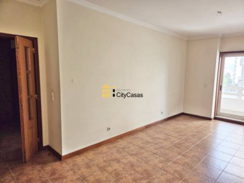 Apartamento T2 c/ Lugar de Garagem