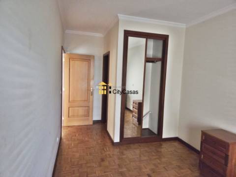 Apartamento T2 c/ Lugar de Garagem