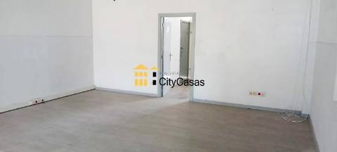 Loja c/ Terraço e 2 Frentes | Paranhos