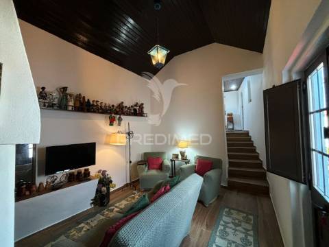 Moradia tradicional t4 + t2 serra do bouro