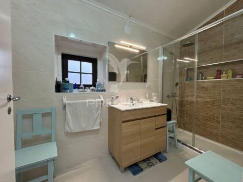 Moradia tradicional t4 + t2 serra do bouro