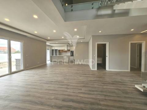 Moradia isolada t4, pronta a escriturar, em azeitão