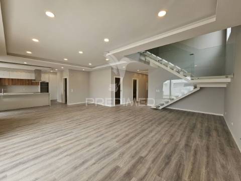 Moradia isolada t4, pronta a escriturar, em azeitão