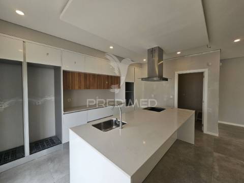 Moradia isolada t4, pronta a escriturar, em azeitão