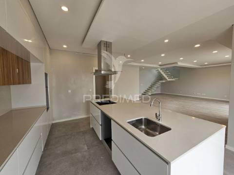 Moradia isolada t4, pronta a escriturar, em azeitão