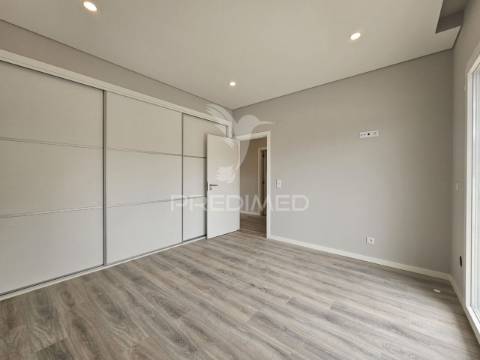 Moradia isolada t4, pronta a escriturar, em azeitão