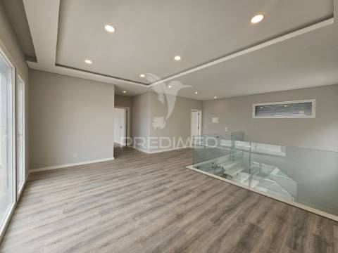 Moradia isolada t4, pronta a escriturar, em azeitão