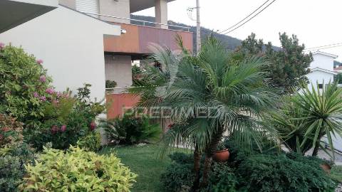 Moradia  t4  (3 pisos)- carreço - viana do castelo