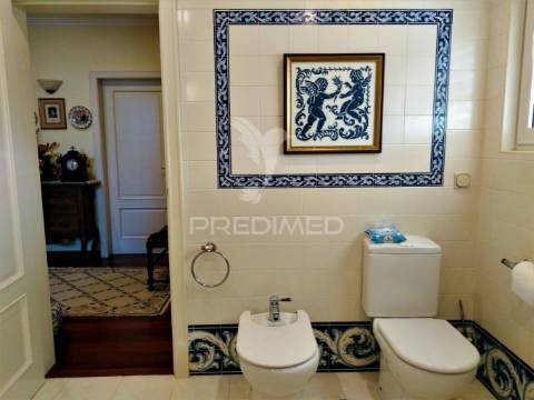 Moradia  t4  (3 pisos)- carreço - viana do castelo