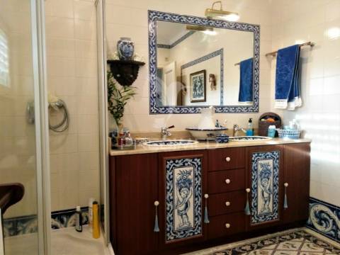 Moradia  t4  (3 pisos)- carreço - viana do castelo