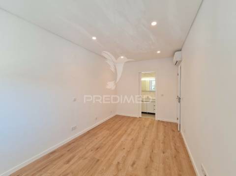 Apartamento t2 com 1 suíte, remodelado à estrada de benfica