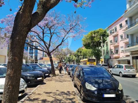 Apartamento t2 com 1 suíte, remodelado à estrada de benfica