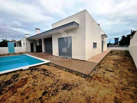 Moradia t4 c/piscina e garagem, pronta escriturar - azeitão