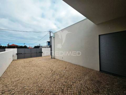 Moradia t4 c/piscina e garagem, pronta escriturar - azeitão