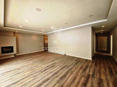 Moradia t4 c/piscina e garagem, pronta escriturar - azeitão