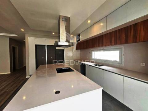 Moradia t4 c/piscina e garagem, pronta escriturar - azeitão