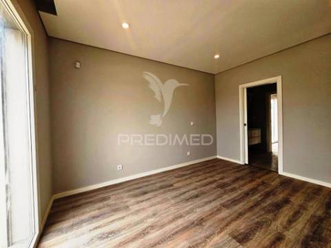 Moradia t4 c/piscina e garagem, pronta escriturar - azeitão