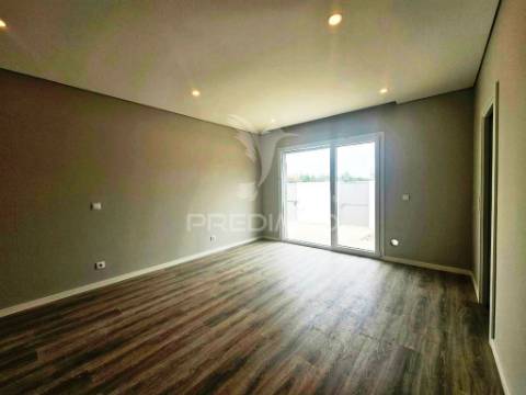 Moradia t4 c/piscina e garagem, pronta escriturar - azeitão