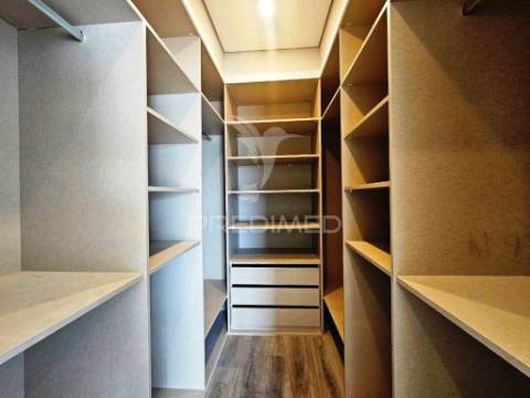 Moradia t4 c/piscina e garagem, pronta escriturar - azeitão