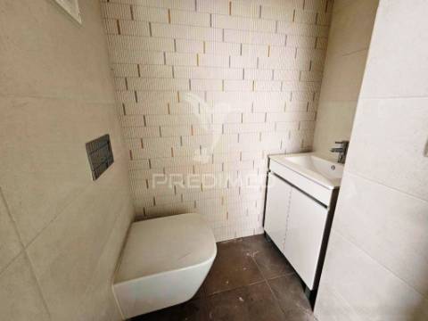 Moradia t4 c/piscina e garagem, pronta escriturar - azeitão