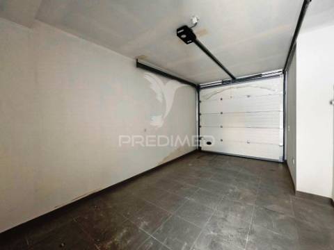 Moradia t4 c/piscina e garagem, pronta escriturar - azeitão