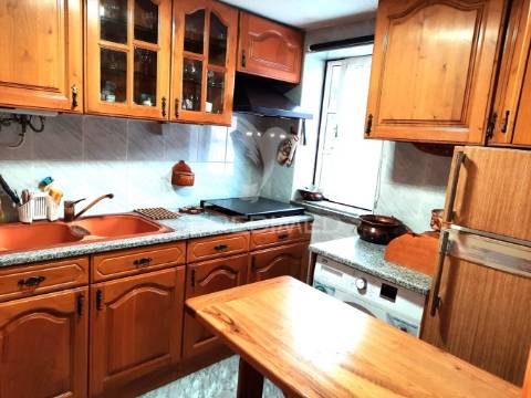 Moradia t3 mobilada na zona histórica de manteigas