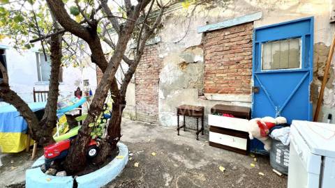 2 moradias – rua francisco ferrer em almada