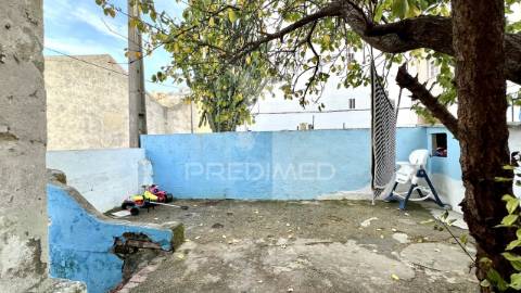 2 moradias – rua francisco ferrer em almada