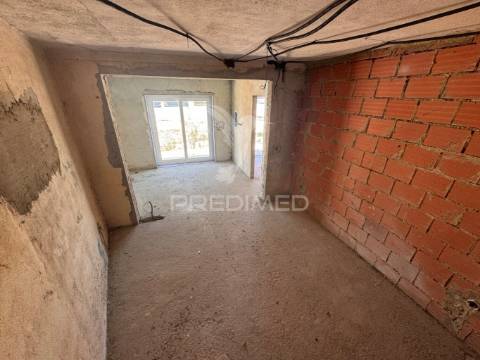 Moradia t3 em reconstrução na jardia, montijo