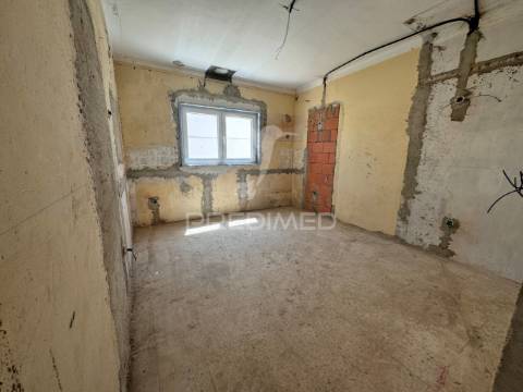 Moradia t3 em reconstrução na jardia, montijo