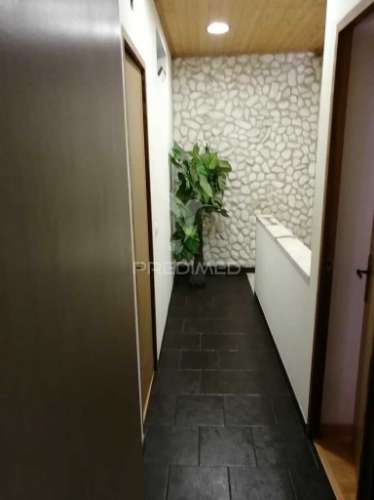 Moradia remodelada t3+2 nas arroteias, moita