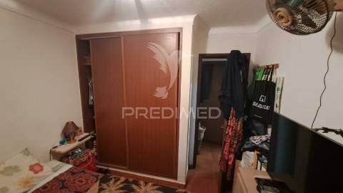 Moradia remodelada t3+2 nas arroteias, moita