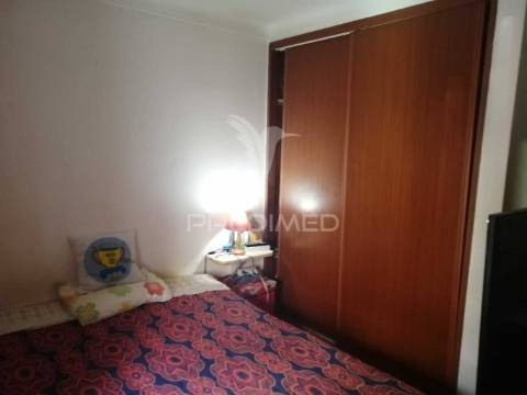 Moradia remodelada t3+2 nas arroteias, moita