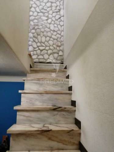 Moradia remodelada t3+2 nas arroteias, moita