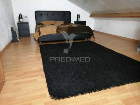 Moradia remodelada t3+2 nas arroteias, moita