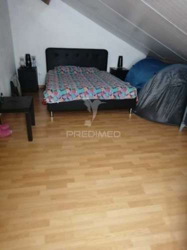 Moradia remodelada t3+2 nas arroteias, moita