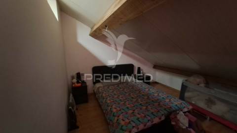 Moradia remodelada t3+2 nas arroteias, moita