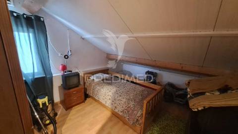 Moradia remodelada t3+2 nas arroteias, moita