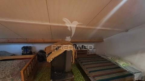 Moradia remodelada t3+2 nas arroteias, moita