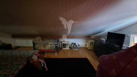 Moradia remodelada t3+2 nas arroteias, moita