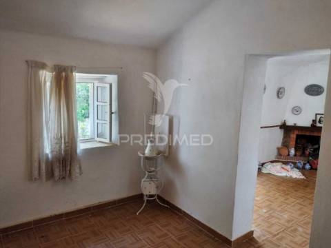 Quintinha com 6723m2 em santiago do cacém