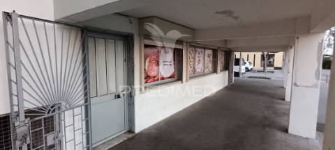 Loja na quinta fonte da prata, alhos vedros