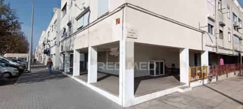 Loja na quinta fonte da prata, alhos vedros