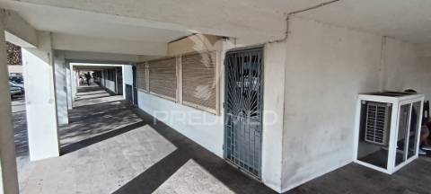 Loja na quinta fonte da prata, alhos vedros