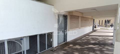 Loja na quinta fonte da prata, alhos vedros