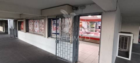 Loja na quinta fonte da prata, alhos vedros