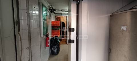 Loja na quinta fonte da prata, alhos vedros