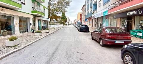 Loja em alhos vedros